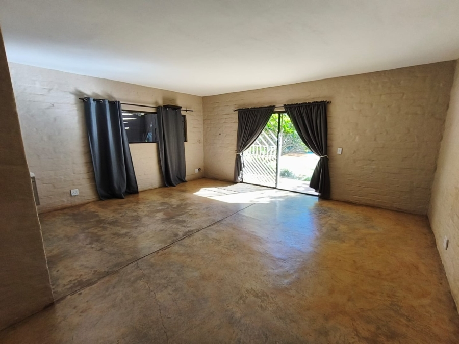 5 Bedroom Property for Sale in Mooinooi North West